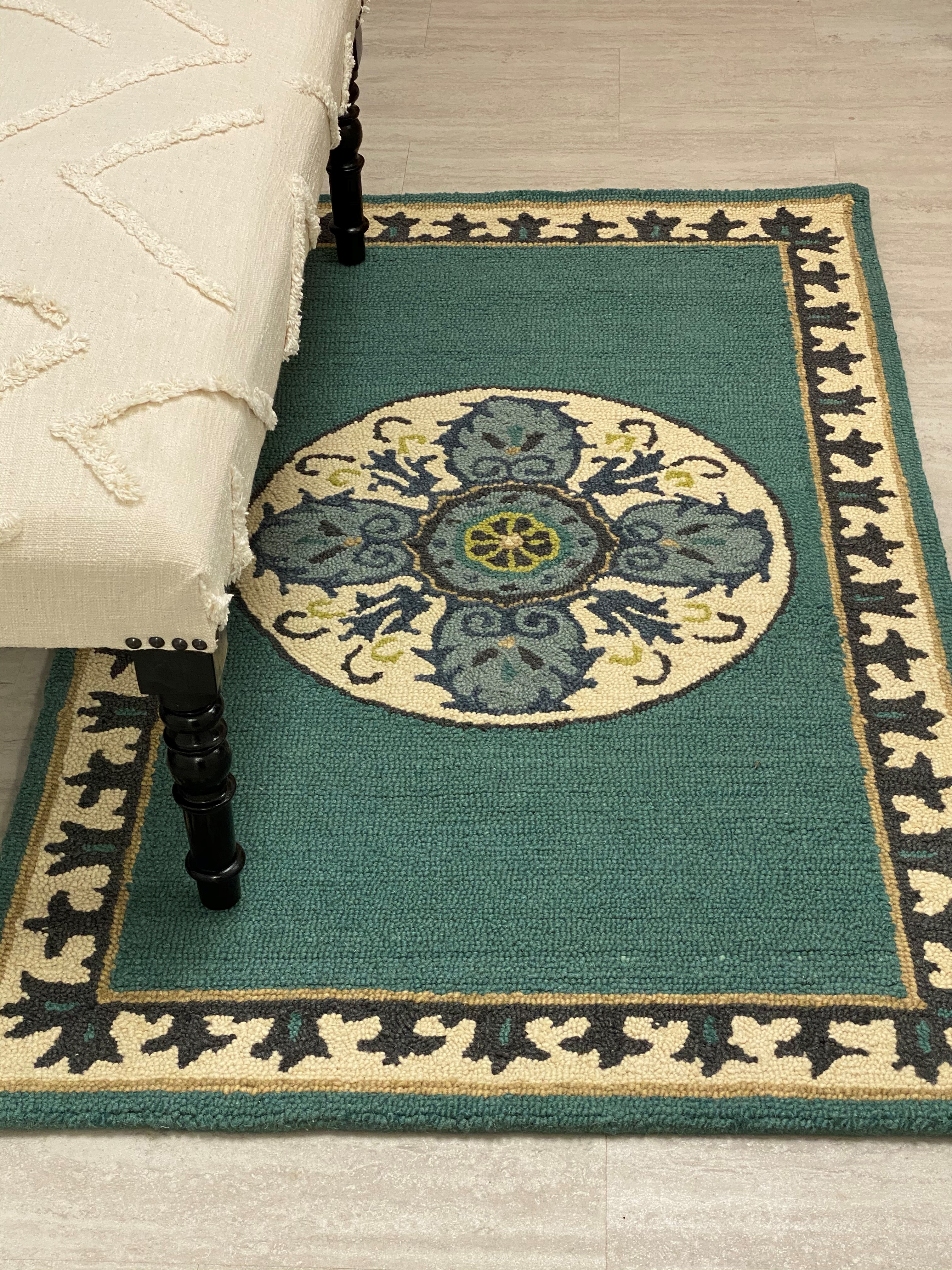 DESIGN: 99832