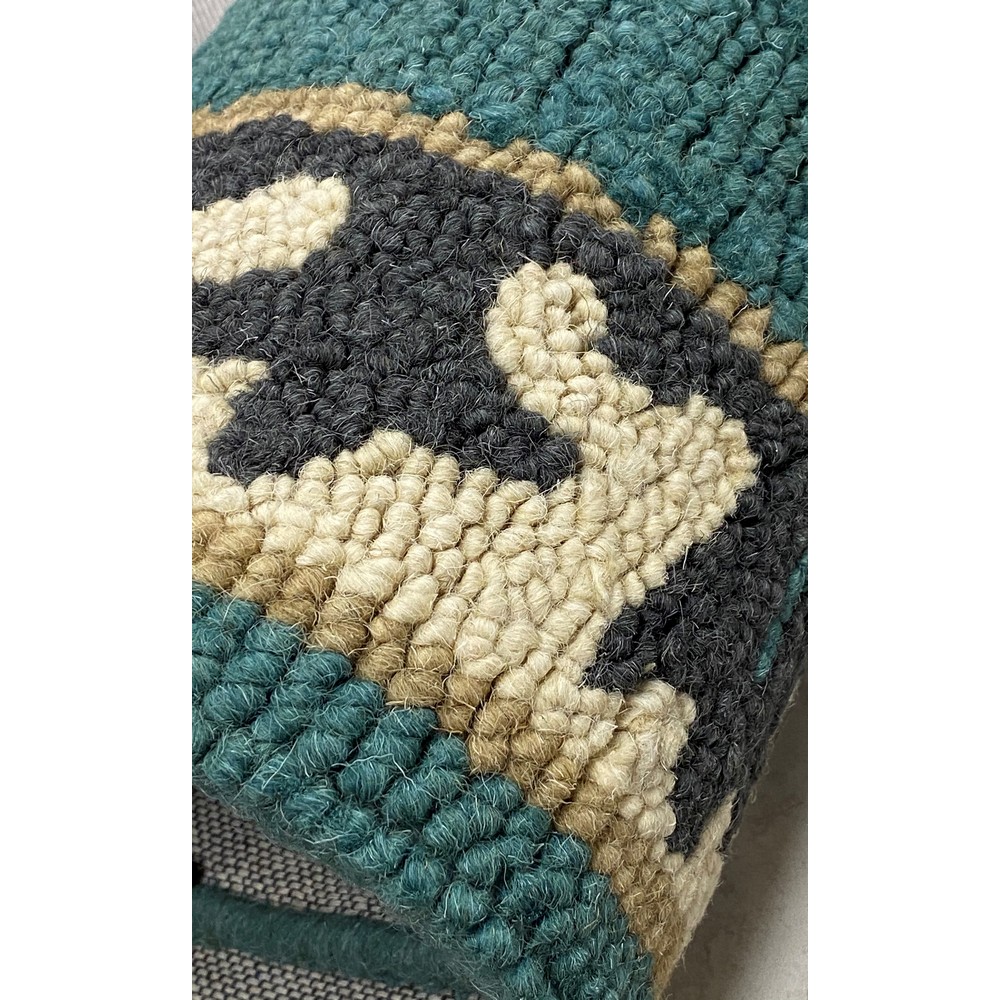 DESIGN: 99832